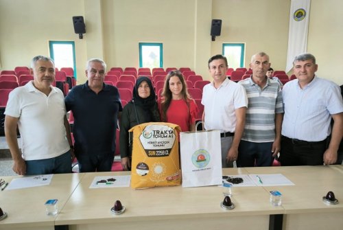 Borsamızın Toplantı Salonunda Gerçekleşti̇ri̇len Satışta, Yılın İ̇lk Ayçi̇çeği̇ 20,10 Tl Fi̇yatla Alıcı Buldu.