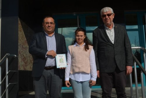 Malkara’nın Çocuk Yazarı Azra Bilgan’ın Yeni Kitabı “Pi̇yani̇st Kızın Hi̇kayeleri̇” Çıktı.