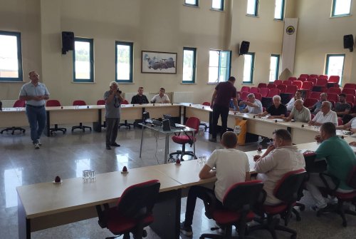 Yılın İ̇lk Ayçi̇çeği̇, 31.100 Tl Fi̇yatla Alıcı Buldu.